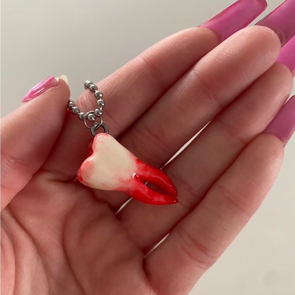 Tooth Necklace - Picture 8 of 8